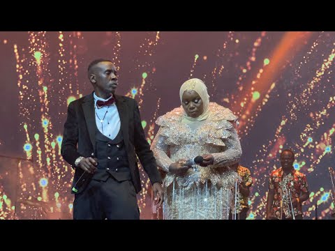 Stecia Mayanja ne Ex we Charles Ssekyewa belangidde ku Stage! Stecia kimususeko amaziga negamuyitamu