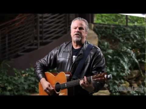 Robert Earl Keen Performs "Feelin' Good Again" | Southern Living