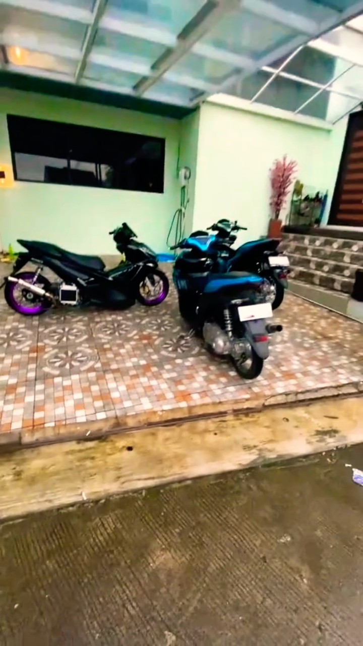 Buat kamu penggemar modifikasi, lihat deh Yamaha Aerox 155 yang satu ini! Gaya dan performanya bikin ngiler! 😍🏍️