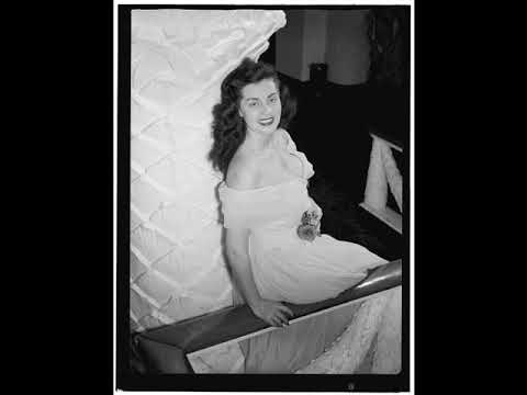download lagu mp3 mp4 Betty George, download lagu Betty George gratis, unduh video klip Betty George