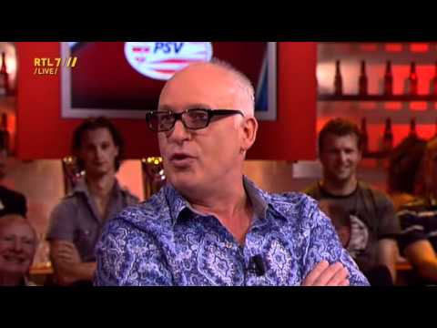 VI 15-08-11 - René van der Gijp: 'voorstopper met fluorescerende schoenveters is de lul'