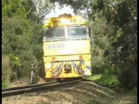 Pacific National The Overland NR23 through Bridgewater!