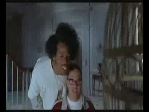 Scary Movie 2 - Polly Want A Cracker?