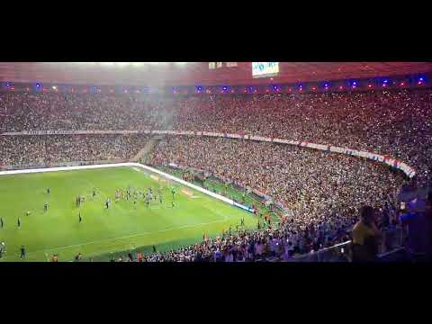 Festa da torcida do Fortaleza após o apito final 