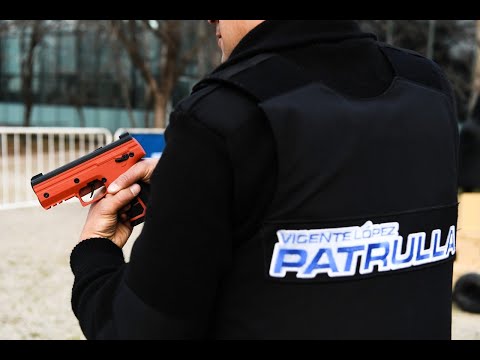 Soledad Martínez incorporó las nuevas armas de munición no letal para la patrulla de Vicente López