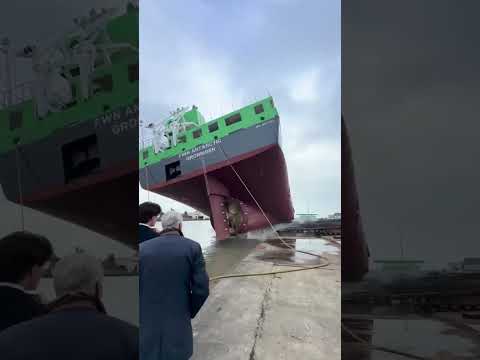 How big ships are launched into the ocean part 5