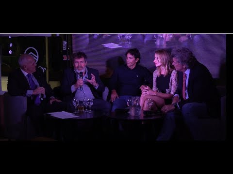 Pancho Dotto, Milo Lockett, Sebastián Estevanez e Ivanna Saccani en Casa FOA con Patagonia Flooring