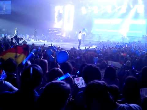 Super Junior - Ending SS4 Paris 120406 (fancam)