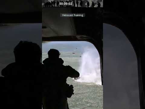 Low-altitude waterborne infiltration training by Chinook helicopter