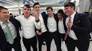 באישור הצנזורה :) חברים מברכים