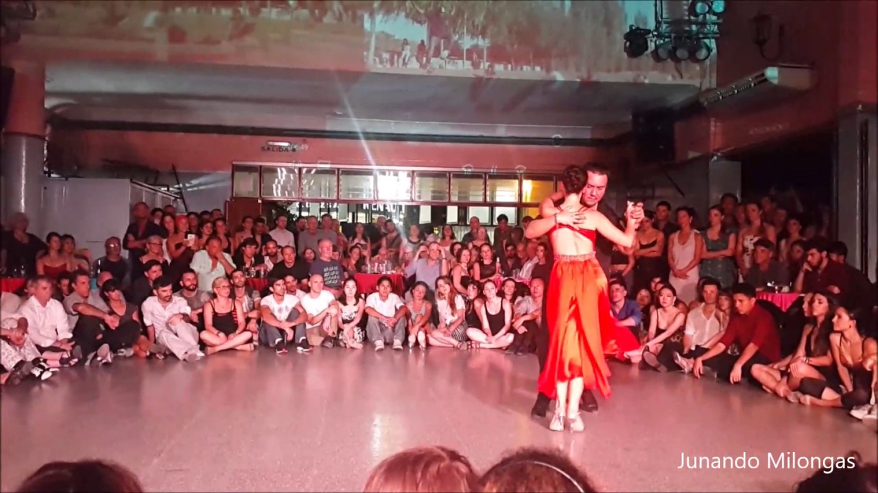 MARIANO "CHICHO" FRUMBOLI & JUANA SEPULVEDA "Rosas de Abril"