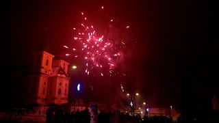 preview picture of video 'Kynšperk nad Ohří: Novoroční ohňostroj 2015'