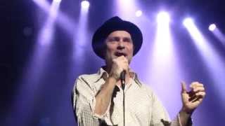 The Tragically Hip: Escape is at Hand for the Travellin’ Man, The Beacon Theatre NYC 2015-01-23 HD