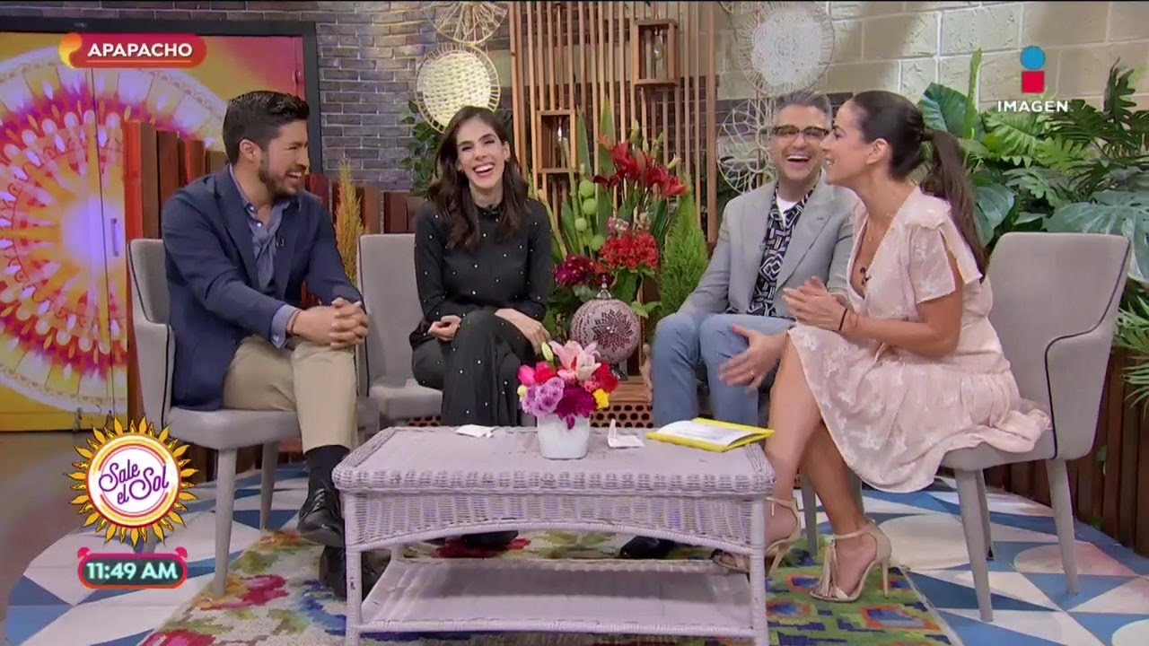 Putar video Aprende el uso correcto de las láminas anticonceptivas ¡junto a Jaime Camil y Sandra Echeverría! sekarang Aprende el uso correcto de las láminas anticonceptivas ¡junto a Jaime Camil y Sandra Echeverría!