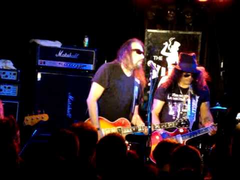 Ace Frehley (feat. Slash) LIVE "Cold Gin" & "Black Diamond- Outro" 9/12/09// Viper Room