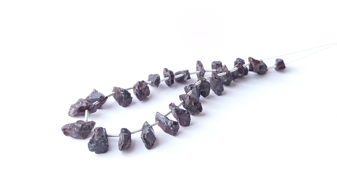 Garnet | Drilled Rough | 6-7mm Bead Size | 25 Pieces | 91 Carats video