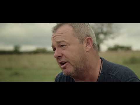 Cara Delevingne aporta su sello personal a la campaña de TAG Heuer «Don’t Crack Under Pressure»