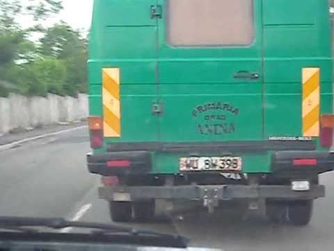 Primaria Anina ,microbuz cu numere germane expirate.AVI