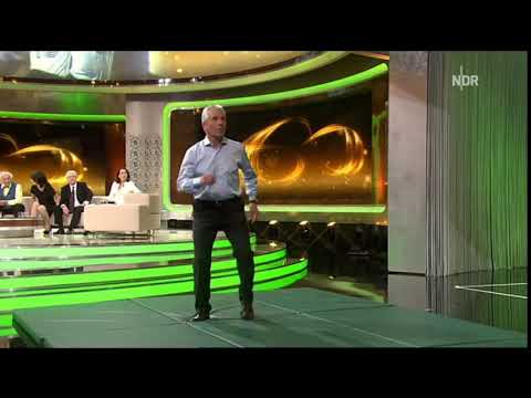 Klaus Fischer Fallrückzieher 1977 vs. 2010