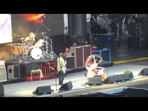 04 Under Pressure/Dave returns to the stage  - Foo Fighters - Ullevi - Gothenburg - 2015-06-12 HD