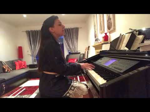 169 - Aos pés de Deus estamos