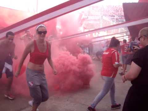 "Independiente sale a la cancha VS Racing" Barra: La Barra del Rojo • Club: Independiente