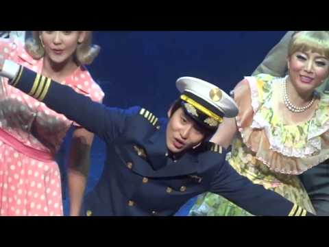 130103 8pm Catch Me If You Can  Curtain call