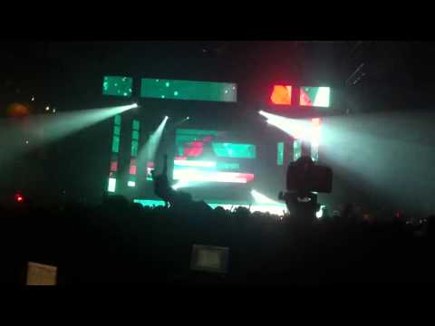 Eric Prydz dropping Faithless at Roseland Ballroom November 24th, 2012