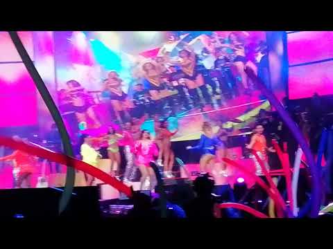 En el aniversario de maricarmen sus 20 años de exitos(20)