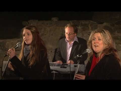 Nora Foss Al-Jabri singing "Himlen i min famn" - With Merethe Trøan