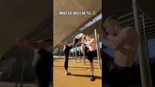 Download lagu Bruce Lee Vs Bruce Lee 🐉 #training #motivation #anime #brucelee #kungfu mp3