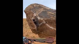 Video thumbnail of Israil Direct, V8. Moe's Valley