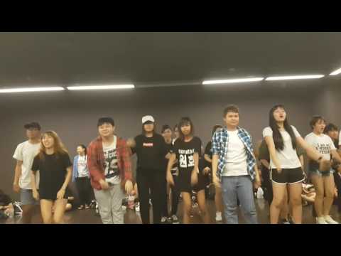 150716 KPOP Dance Off Vol 77: Twice - Cheer Up