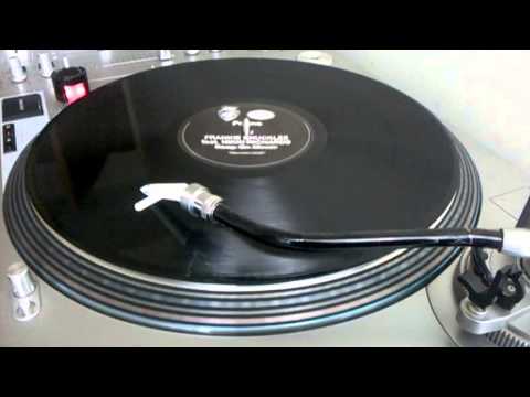 Frankie Knuckles Feat. Nikki Richards - Keep On Movin' (The One)