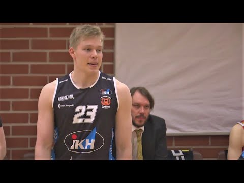 Joona Hakamaa tekee lähes puhtaan torjunnan (Ura Basket 9.3.2021)