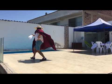 Chalan peruano sobrevive el confinamiento con pañuelo de marinera en mano