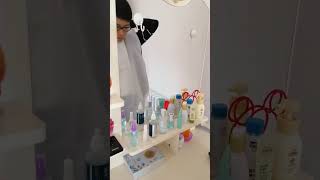 Zástera na holenie fúzov s prísavkami