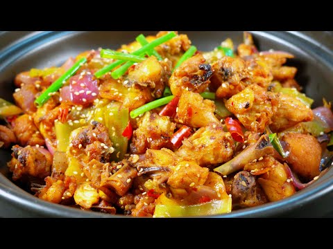 干锅鸡怎样做好吃入味？不油炸也不焯水的家常做法，干香入味下饭。味道比饭店的辣子鸡还要香酥，学会自己在家做，用料简单，好吃又解馋#辣子鸡 #干锅鸡#香辣鸡#生炒鸡#炒鸡#香辣鸡块#小煎鸡#香酥鸡#干锅菜
