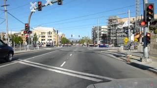 preview picture of video 'VTA Light Rail Crossing Signal - VTA Light Rail Train Crossing'