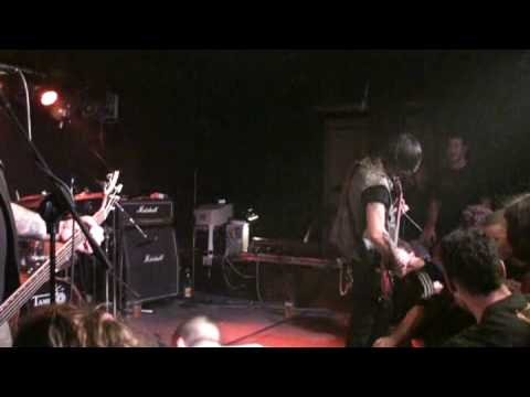 The Despised - Plastic Bomb (Poison Idea Cover) Live in Florence Italy