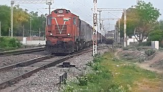 preview picture of video 'Angry Speedy Action||12320 Agra Cantt-Kolkata SF Exp Thunders Through Bamhrauli(BMU) At 110Kmph!!'