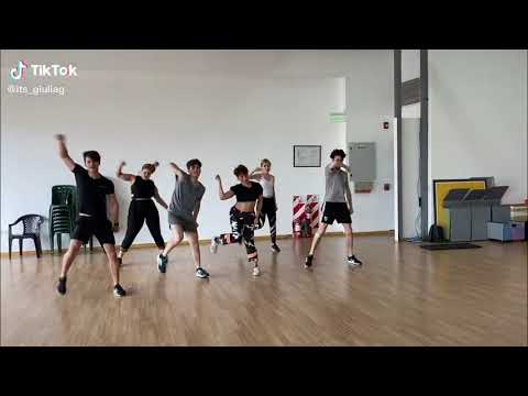 Bia Disney - Grita ( Coreografía)