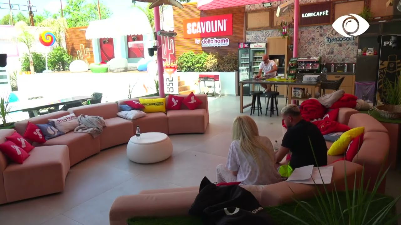 Luizi dhe Dea përgatisin listën e blerjeve