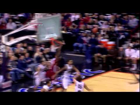 Tiny Gallon shatters backboard vs. Gonzaga
