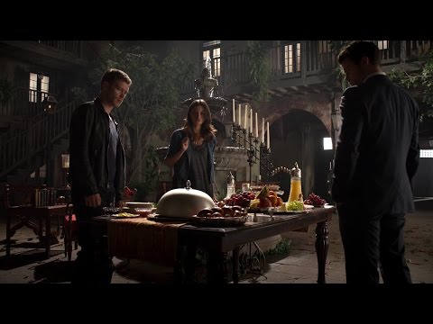 The Originals 2x03 Esther invited Klaus and Elijah to dinner