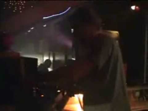 Bassbottle @ alter Bahnhof (Neermoor 6.7.07) part 1/4