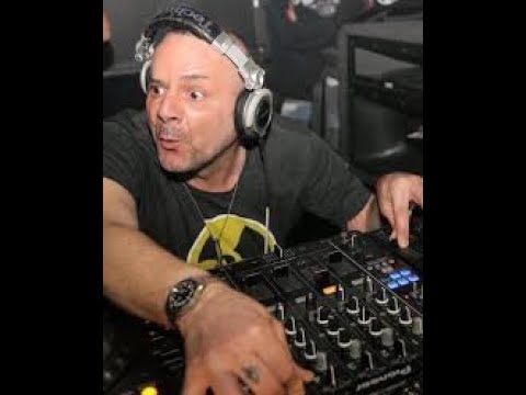 LIVE@ SET 2004 GINGER DJ IL COMANDANTE !!!! GINGER NON SI BEVE MA ?? BY TECHNO D and DOZ!!