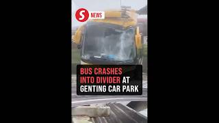 Download lagu Bus menabrak pembatas jalan di tempat parkir Genting Mushroom Farm. mp3