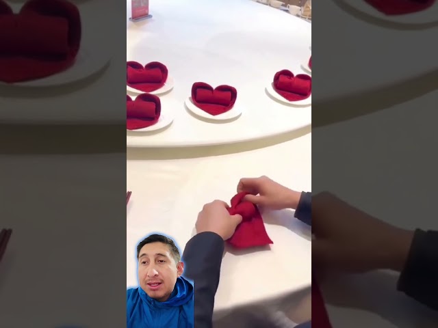 Vídeo relacionado con QUERICKY Decoraciones de Fiesta de Noche de Película para 20 Invitados, Incluye Platos de Papel, Servilletas, Mantel para Fiesta de Cumpleaños Noche de Cine Decoración de Alfombra Roja