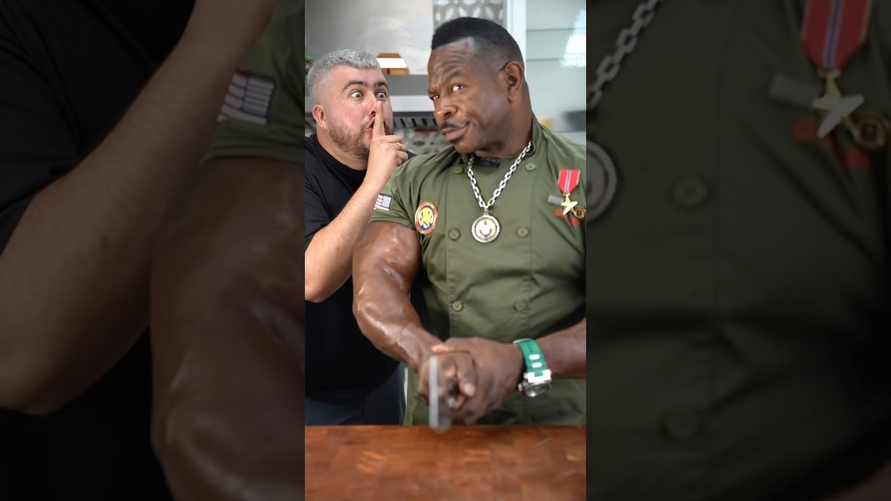 Pineapple pizza 🍕@Lionfield @albert_cancook #pizza #italian #food #funny #cooking #viralvideo